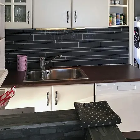 6 Person In Bjarkoy * Leirvåg