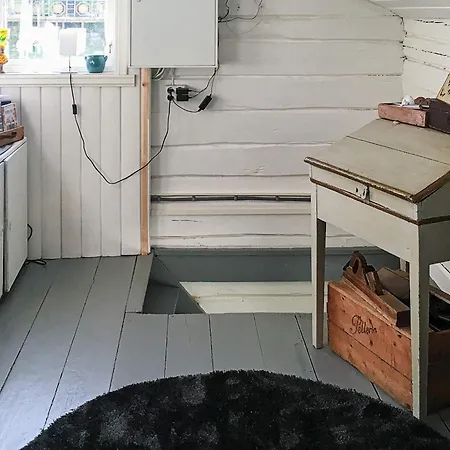 6 Person In Bjarkoy *