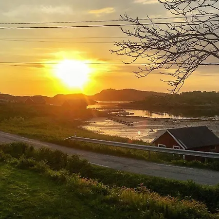 Semesterbostad 6 Person In Bjarkoy