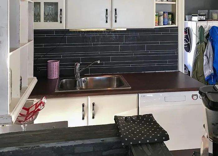 6 Person In Bjarkoy * Leirvåg